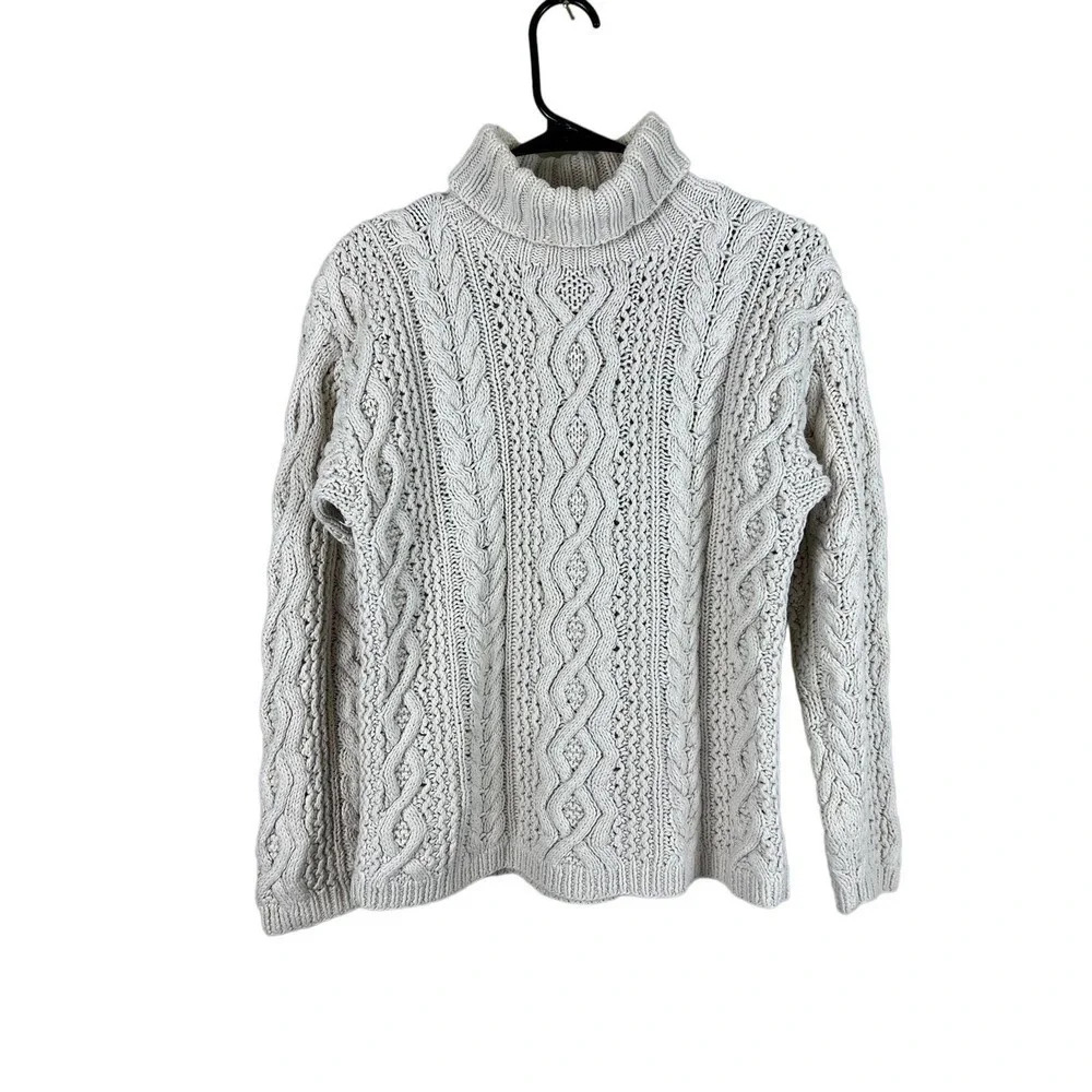 Yorkshire Knitting Company Cream Cable Knit Turtleneck Sweater Small